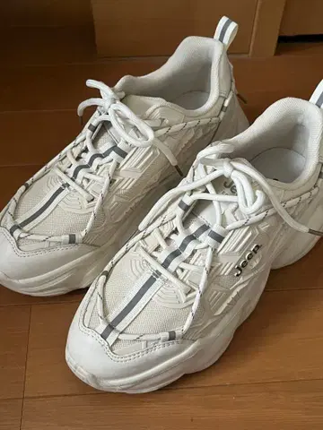 jeep 화이트 스니커즈