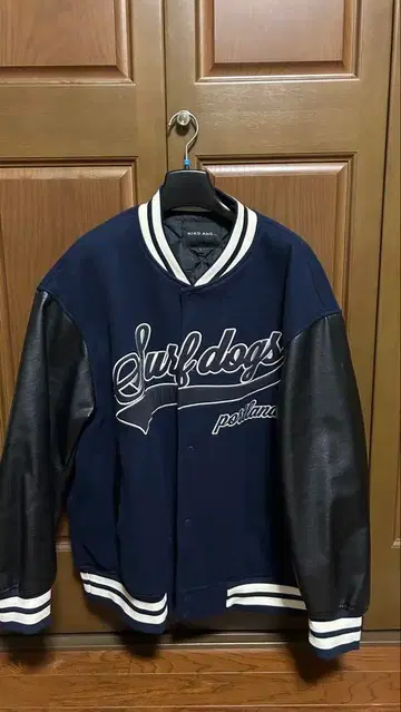 Surfdogs 바시티 자켓 네이비/블랙