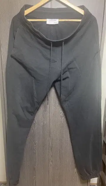 Calvin Klein 블랙 조거 팬츠 M