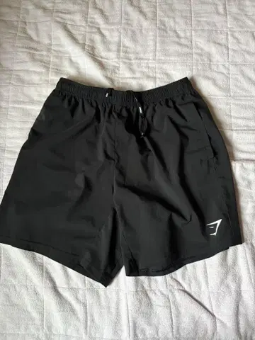 GYMSHARK 블랙 숏팬츠 M