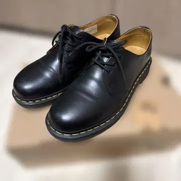 [박스 포함 새상품급] Dr.Martens 3홀 1461 (26cm)