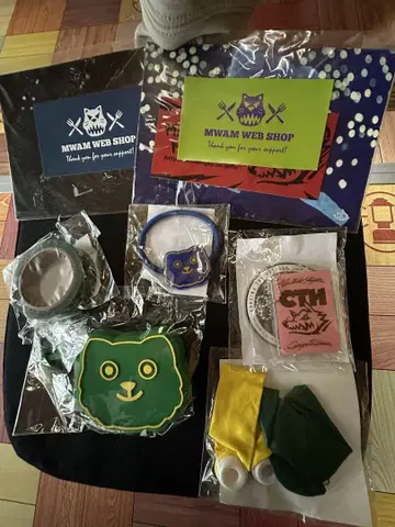 MAN WITH A MISSON 굿즈