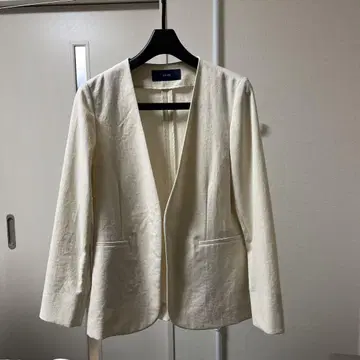 화이트 여성용 노카라 자켓