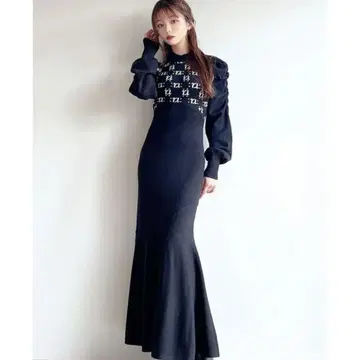 RESEXXY 모노그램 머메이드 니트 원피스 블랙