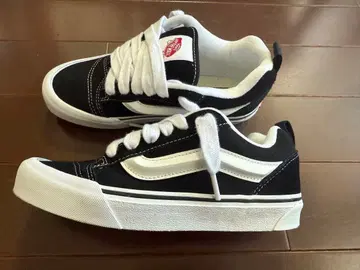 VANS 블랙/화이트 스니커즈
