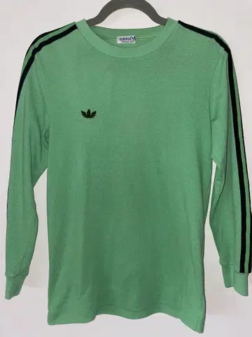 adidas 그린 긴팔 T셔츠