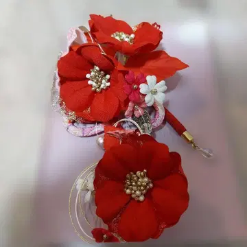 빨간색 꽃 머리 장식 일본 정통의상 소품