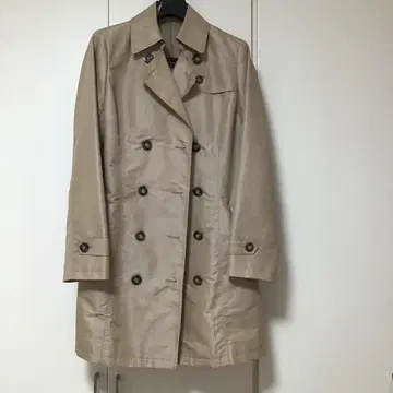 베이지 트렌치코트 6버튼 허리 벨트 포함