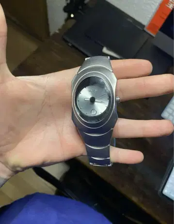 손목시계 y2k OAKLEY style