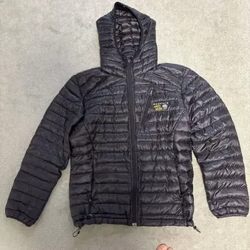 MOUNTAIN HARD WEAR 후드 부착 다운 자켓 블랙
