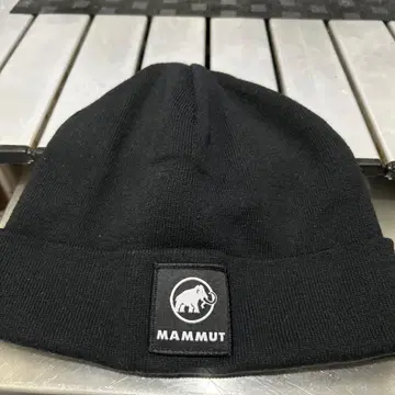 MAMMUT 블랙 니트 모자