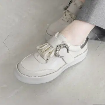RANDA 비쥬 장식 화이트 스니커즈