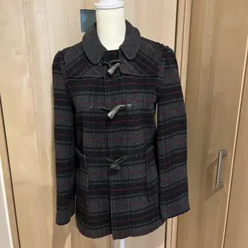 그레이 계열 체크 무늬 더플 코트