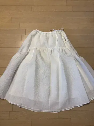 BLUELEA 화이트 플레어 스커트 사이즈 40
