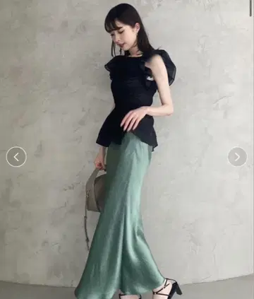 FRAY I.D 새틴 내로우 스커트 그린