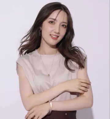 아푸와이저 리셰 고기능 부품 부착 슬리브리스 티셔츠