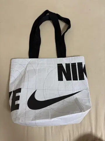 Nike 토트백과 드로우 스트링 백 세트