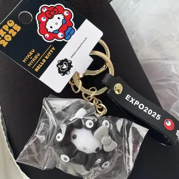 키티 오사카 만박 산리오 블랙 미야쿠미야쿠 변신 키링