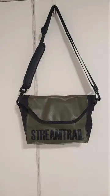 [ STREAM TRAIL ] 스트림 트레일 숄더백 Bream