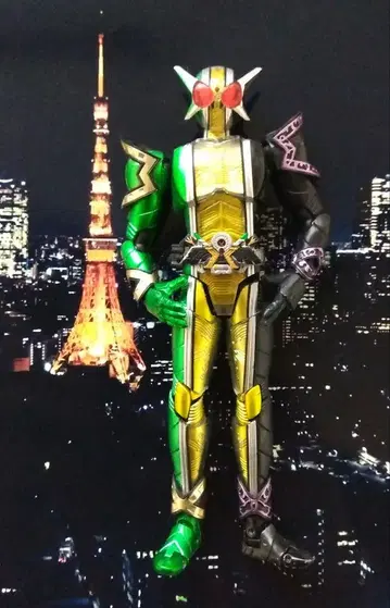 SH 피규아트 가면라이더 W 사이클론 조커 골드 익스트림