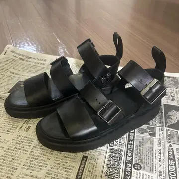 닥터마틴 GRYPHON 샌들 24cm