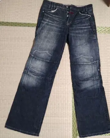 다크 블루 스트레이트 데님 팬츠