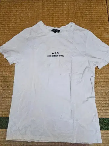 A.P.C 화이트 T셔츠 S사이즈