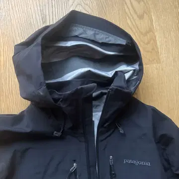 patagonia 블랙 마운틴 파카