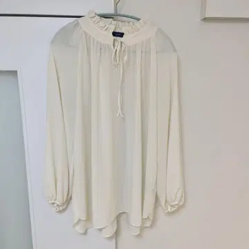 SHIPS 아이보리 블라우스