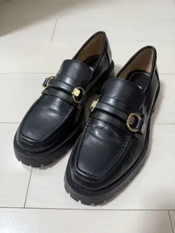 ZARA 통굽 비트 로퍼 트랙 밑창 39