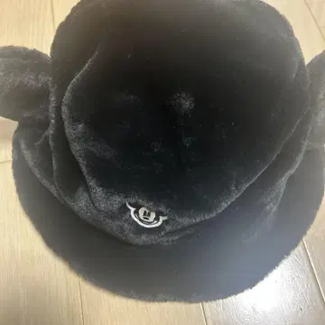미키 귀 달린 블랙 모자