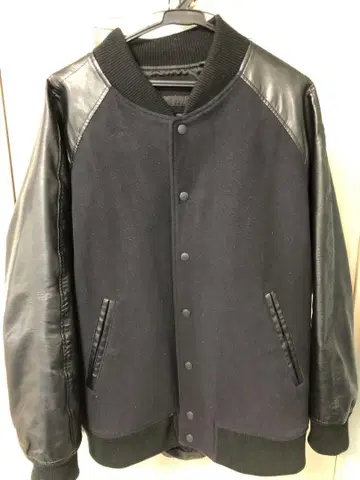 UNIQLO 바시티 자켓 블랙 XL