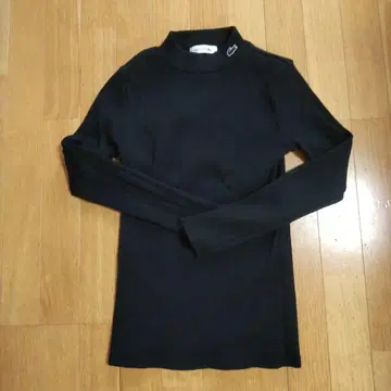 LACOSTE 블랙 리브 하이넥 긴팔