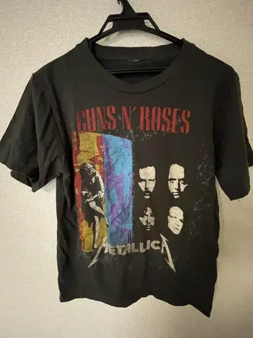 건즈 앤 로지스 메탈리카 티셔츠