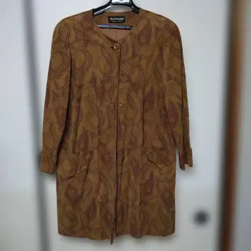 CLAINEIGE 페이즐리 무늬 롱 코트 노카라