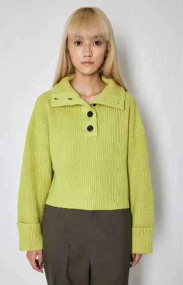 MOUSSY 하이넥 스웨터