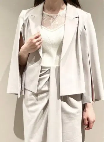 SNIDEL 스나이델 슬릿 숏 자켓