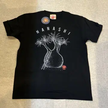새상품 NANASHI 블랙 블랙 T셔츠 74