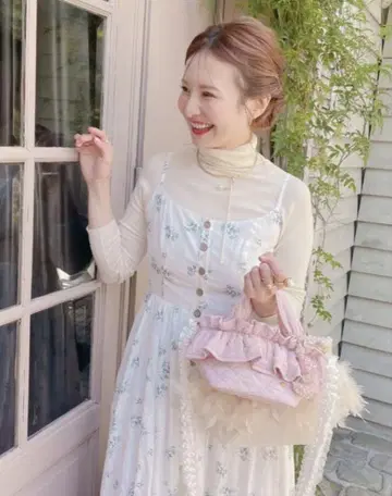 사하바이엘리 프릴백 미니베베