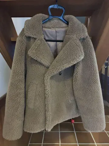 베이지 보아 자켓 더블 버튼