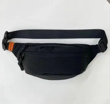 M al. 블랙 바디백