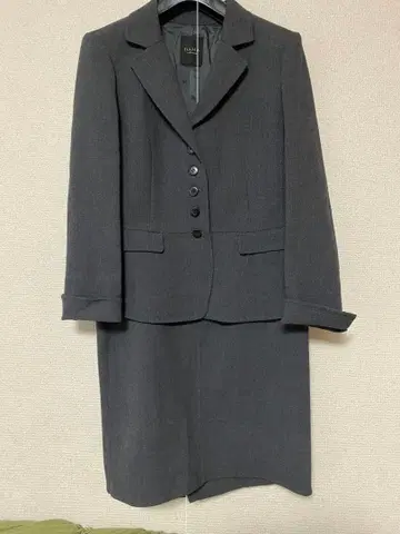 DAMA collection 다크 그레이 정장 세트 13호