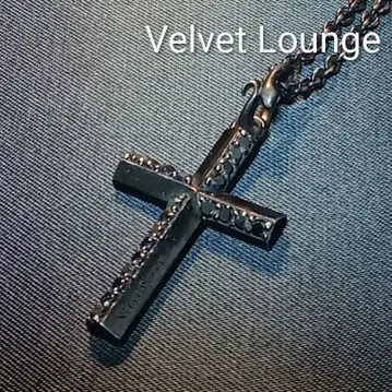 Velvet Lounge 블랙 코팅 크로스 펜던트