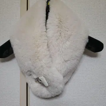 TOCCA 퍼 티펫 머플러