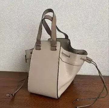 소가죽 해먹백 베이지 버킷형 숄더백
