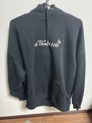 That's life 후드 부착 후드티 블랙