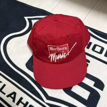 Marlboro 빨간색 캡