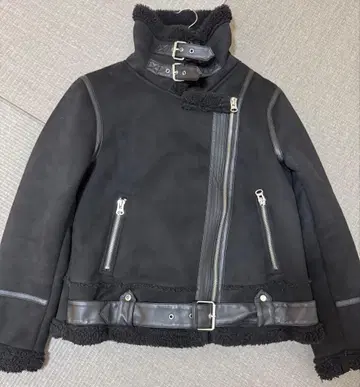 ZARA 블랙 자켓