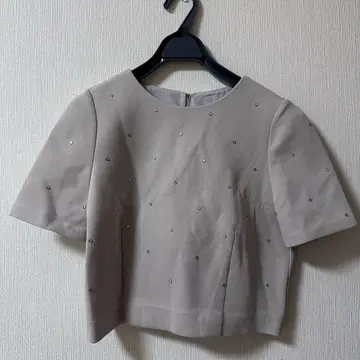 JUSGLITTY 큐빅 크롭 컷