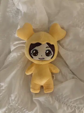 TWICE 지효 봉제 인형